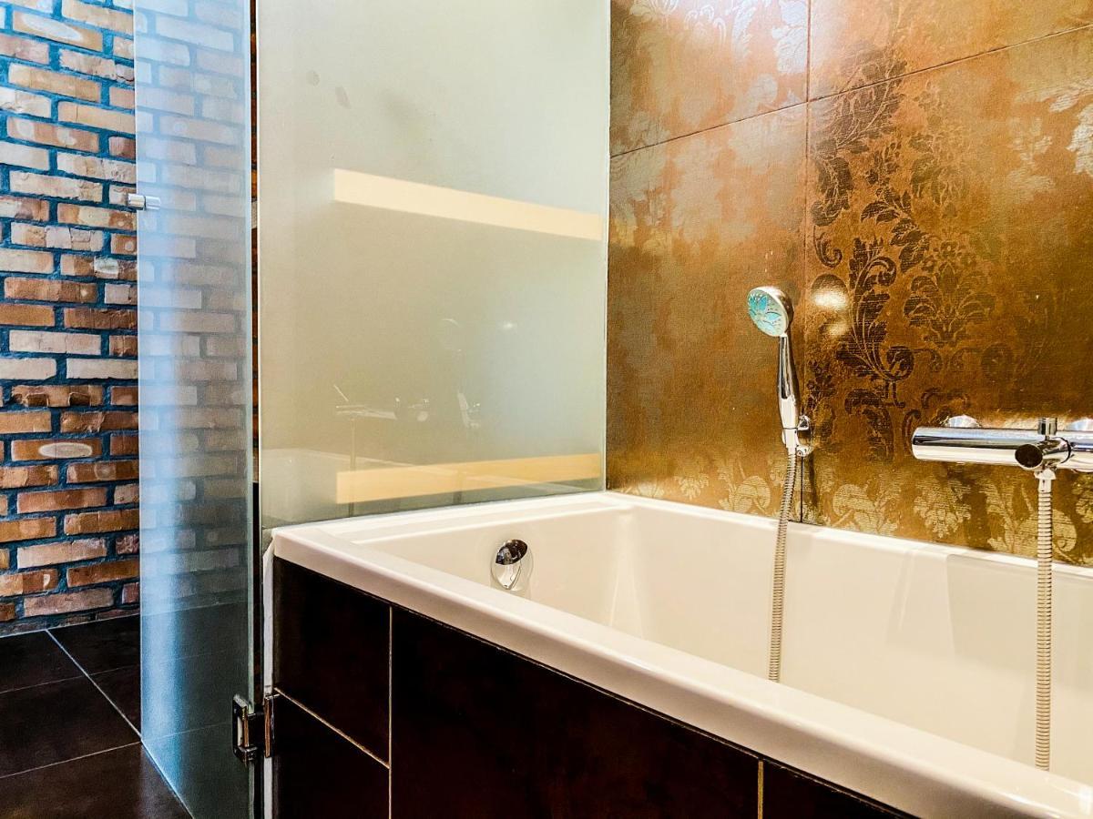 Zwierzyniecka Lofts With Patio, Cracow Heart Old Town Appartement